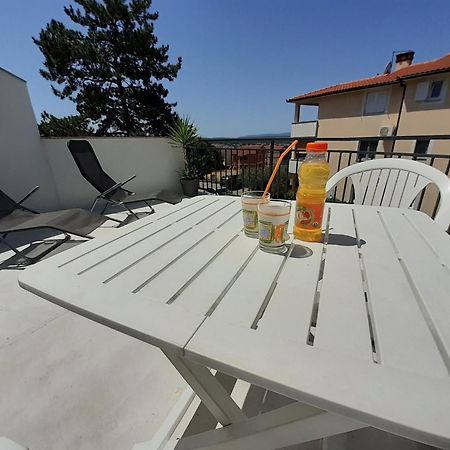 Apartmani Bilandzic-Krk Malinska Habitación foto